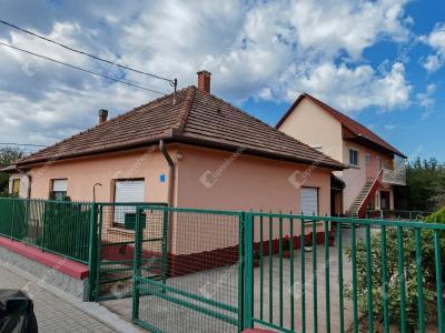 Eladó családi ház Vecsés