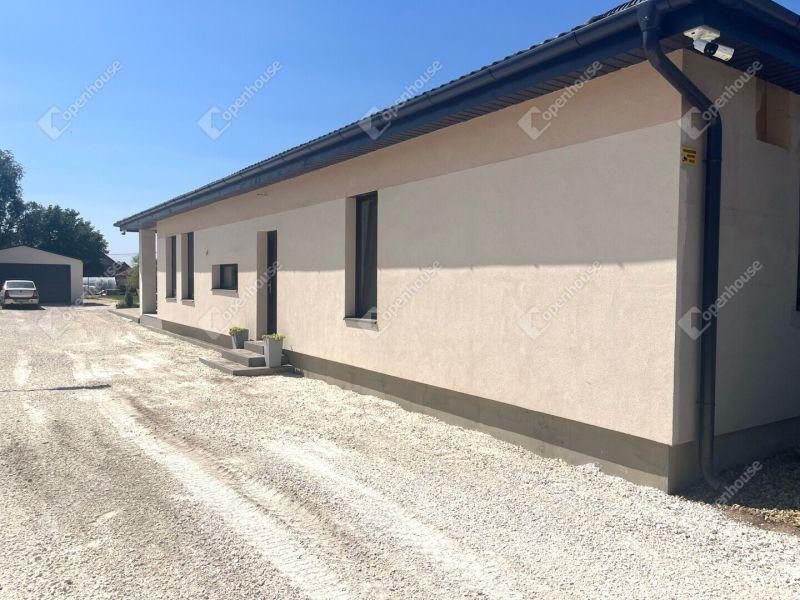 Eladó családi ház Inárcs