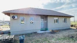 Eladó családi ház Gomba