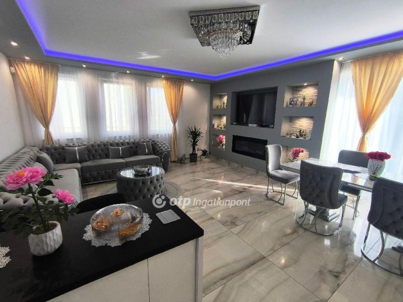 Eladó családi ház Százhalombatta