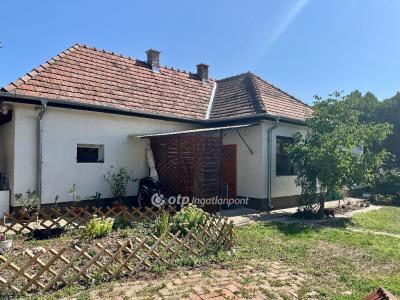 Eladó családi ház Veresegyház