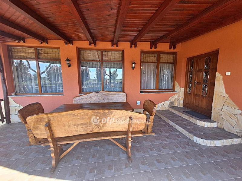 Eladó családi ház Komádi