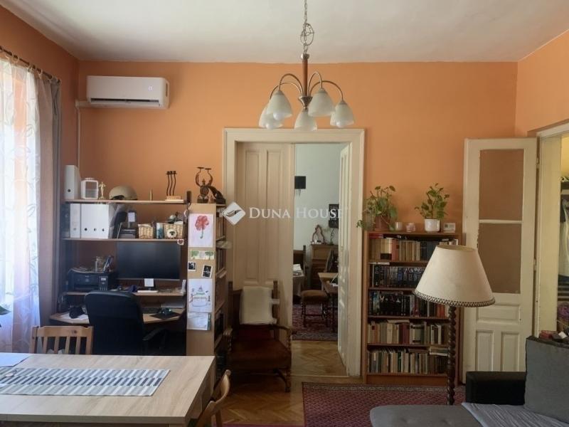 Eladó családi ház Budapest