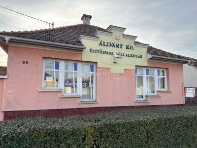 Eladó családi ház Cegléd