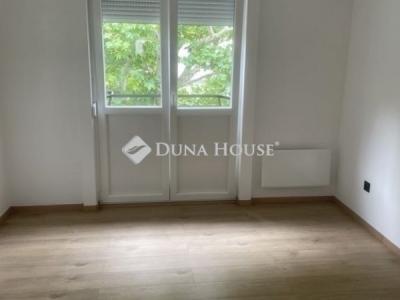 Eladó lakás Pécs