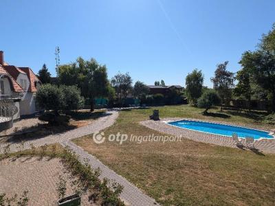 Eladó lakás Velence