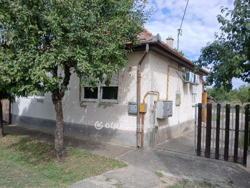 Eladó családi ház Hatvan