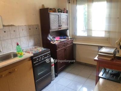 Eladó lakás Ajka