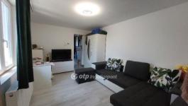 Eladó családi ház Üllés