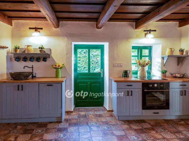 Eladó családi ház Bük