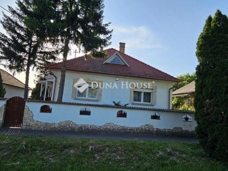 Eladó családi ház Tápiószecső