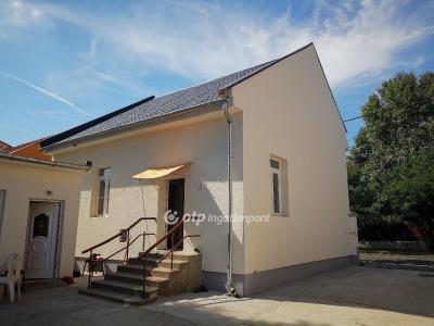 Eladó családi ház Budapest