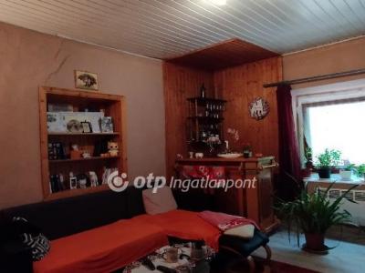 Eladó tanya Jászberény