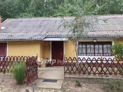 Eladó tanya Jászberény