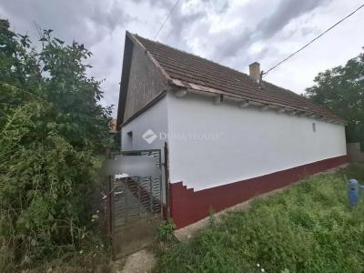 Eladó családi ház Pánd