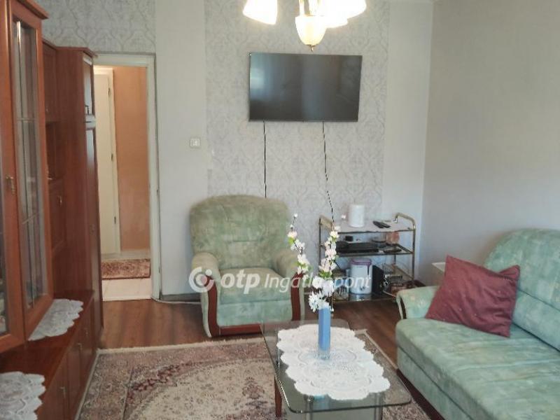 Eladó lakás Szentes