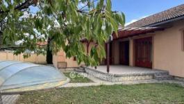 Eladó családi ház Szekszárd