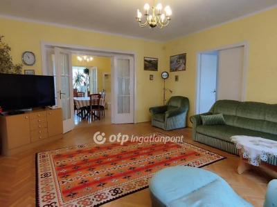 Eladó családi ház Budapest