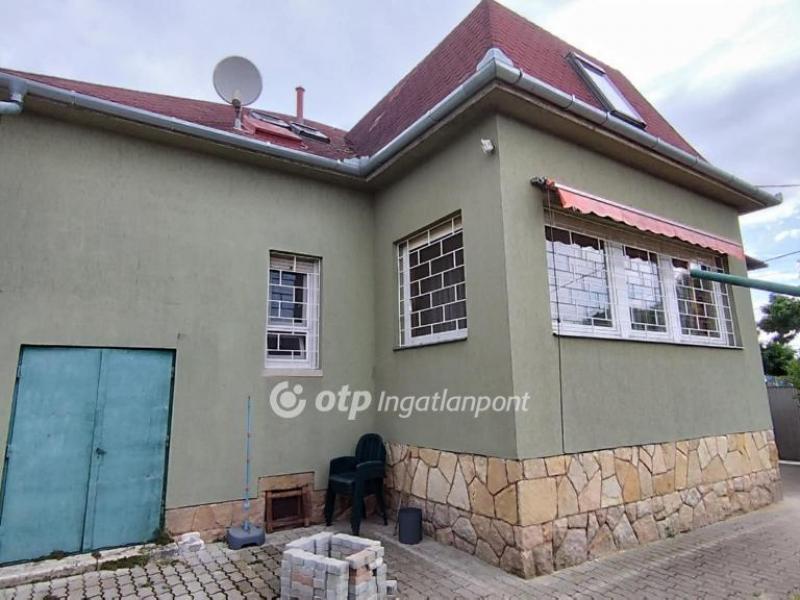 Eladó családi ház Budapest