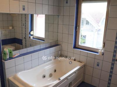 Eladó családi ház Budapest