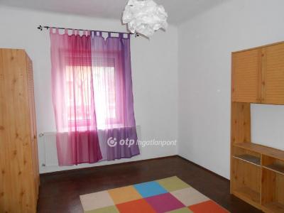 Eladó családi ház Budapest