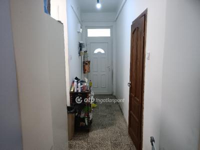 Eladó lakás Pécel
