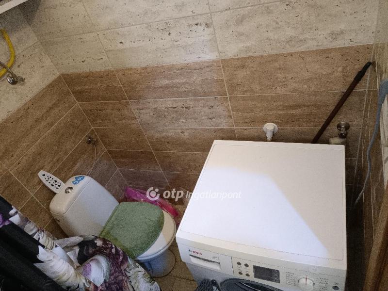 Eladó lakás Pécel