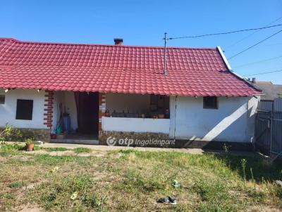 Eladó családi ház Jászfényszaru