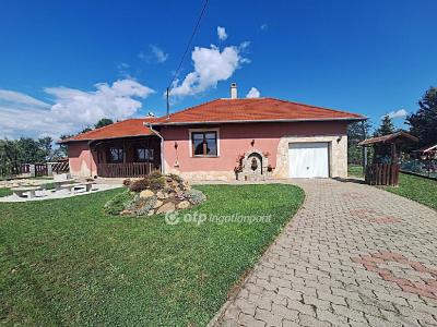 Eladó családi ház Komádi