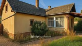 Eladó családi ház Téglás