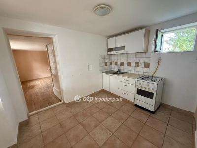 Eladó családi ház Újfehértó