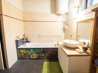 Eladó családi ház Ecser