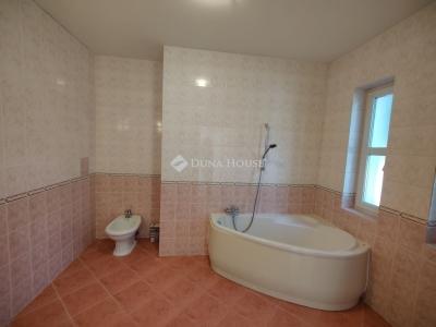 Eladó családi ház Budapest
