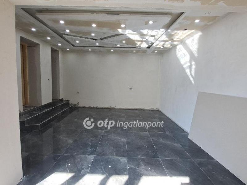 Eladó házrész Cegléd