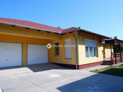 Eladó családi ház Székesfehérvár