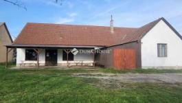 Eladó családi ház Nagyvenyim