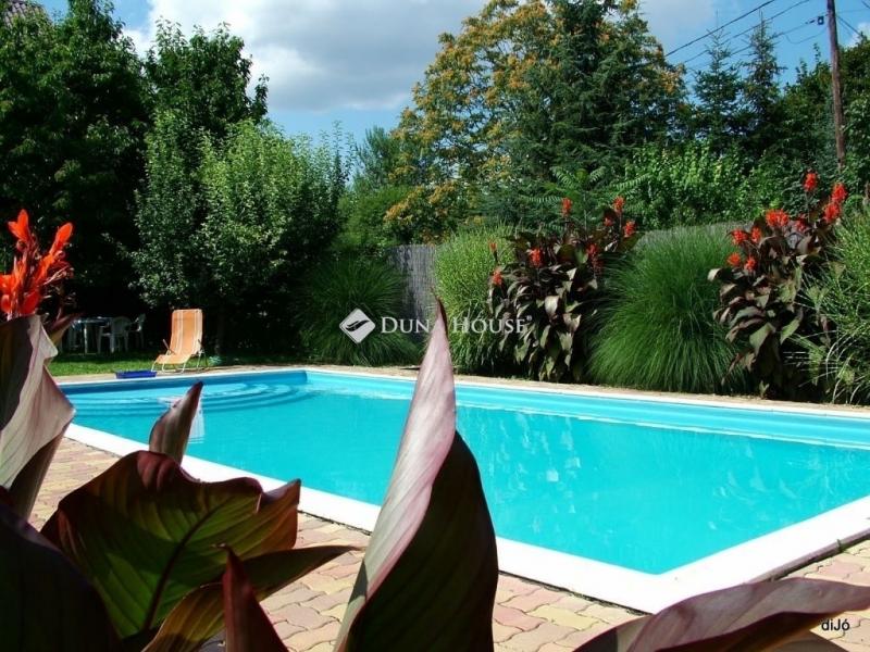 Eladó családi ház Dunaújváros