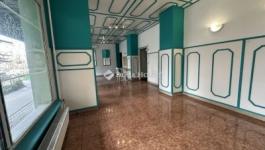 Eladó utcai bejáratú üzlethelység Dunaújváros