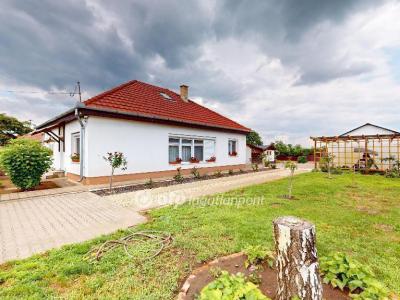 Eladó családi ház Kótaj