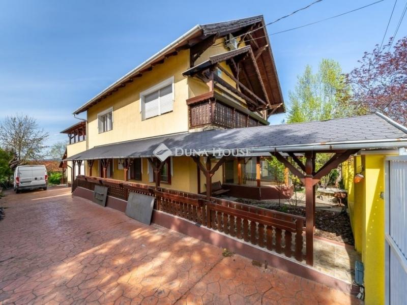 Eladó családi ház Erdőkertes