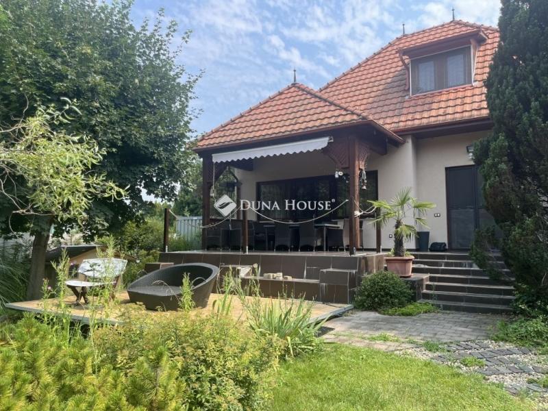 Eladó családi ház Szada