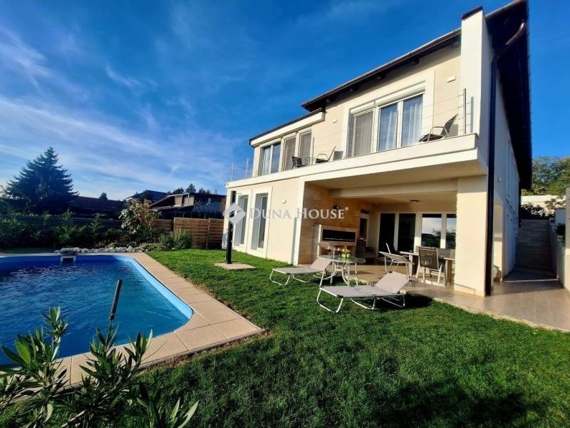 Eladó családi ház Szada