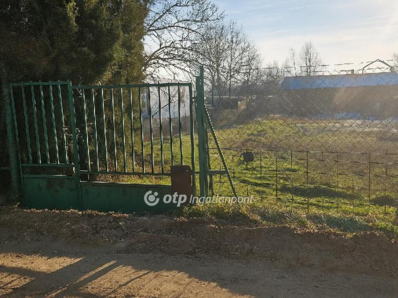 Eladó lakóövezeti telek Mogyoród