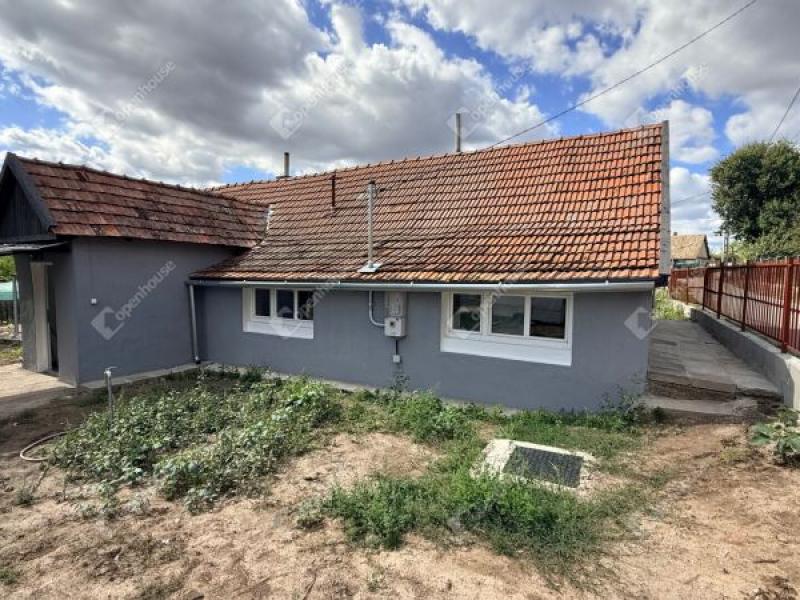 Eladó családi ház Pánd