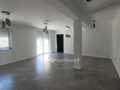 Eladó lakás Jászberény