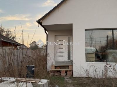 Eladó családi ház Gyál