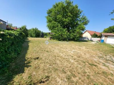 Eladó lakóövezeti telek Szigetszentmárton