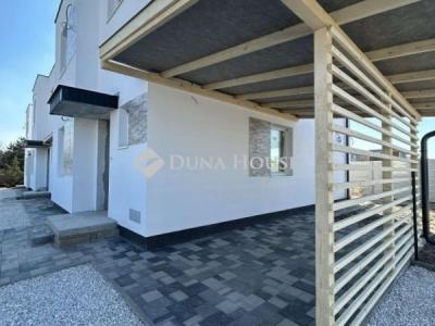 Eladó családi ház Vecsés