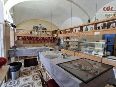 Eladó utcai bejáratú üzlethelység Budapest