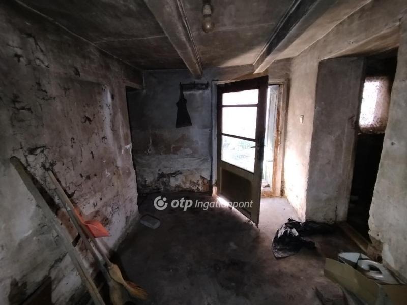 Eladó lakóövezeti telek Pécs